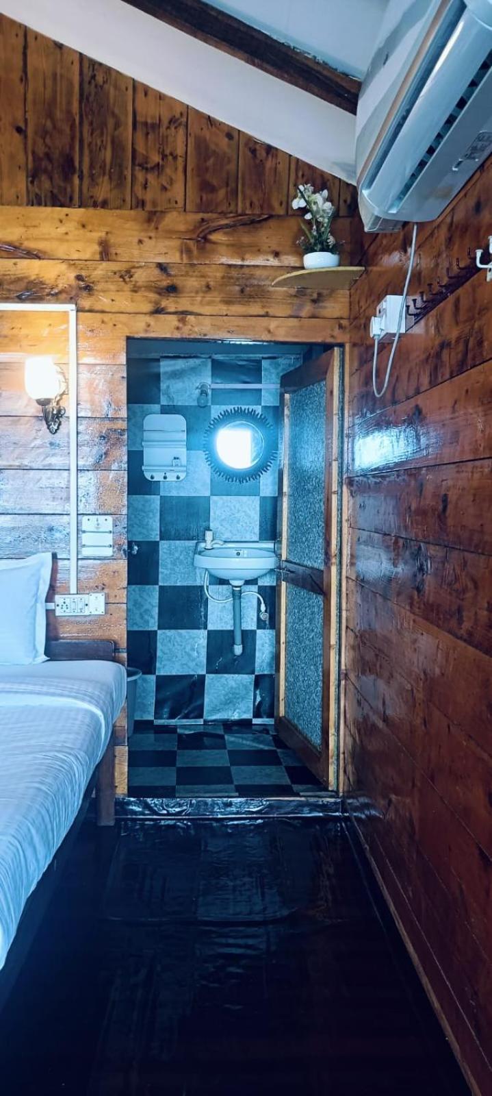 Hotel Lira Place Canacona