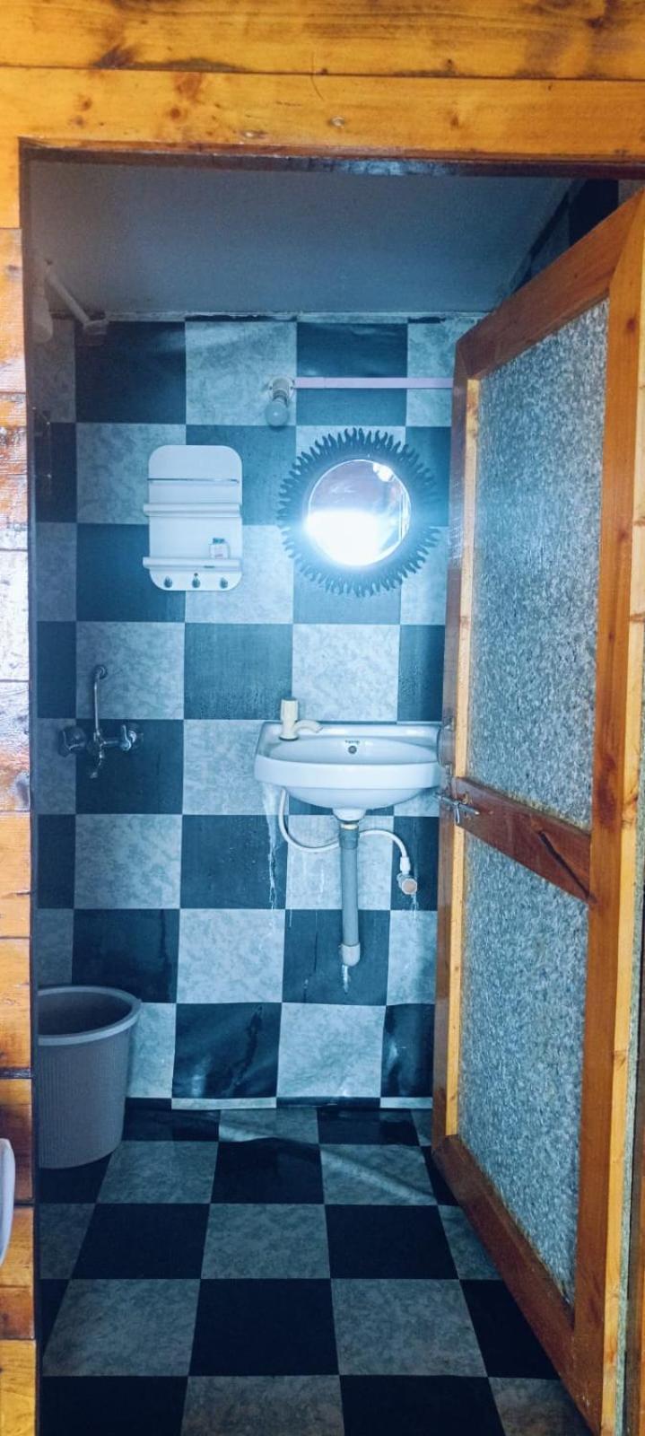 Hotel Lira Place 3*